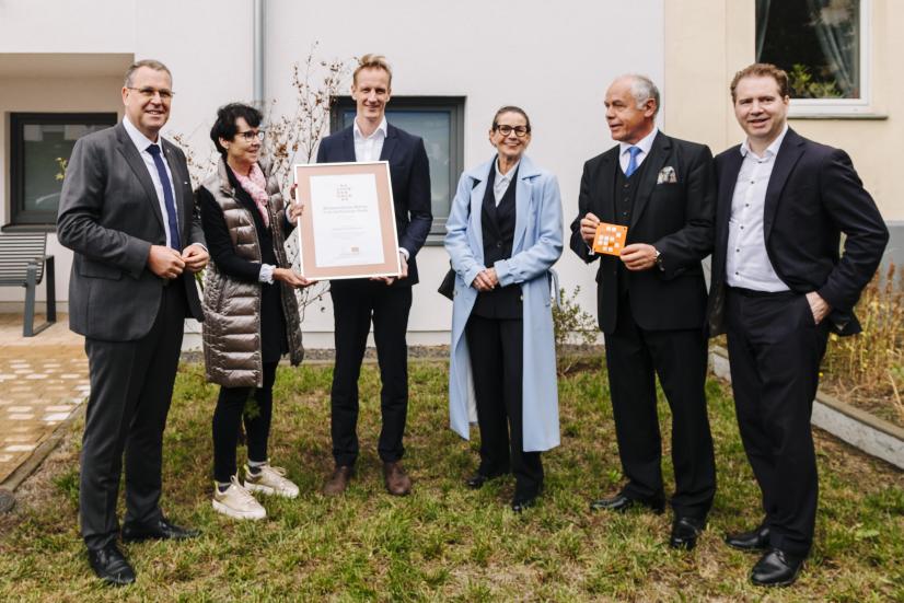 Gruppenfoto zur Auszeichnung mit dem Qualitätssiegel bei der GWC 