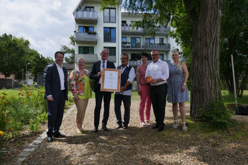 Gruppenfoto zur Auszeichnung mit dem Qualitätssiegel in Hennigsdorf